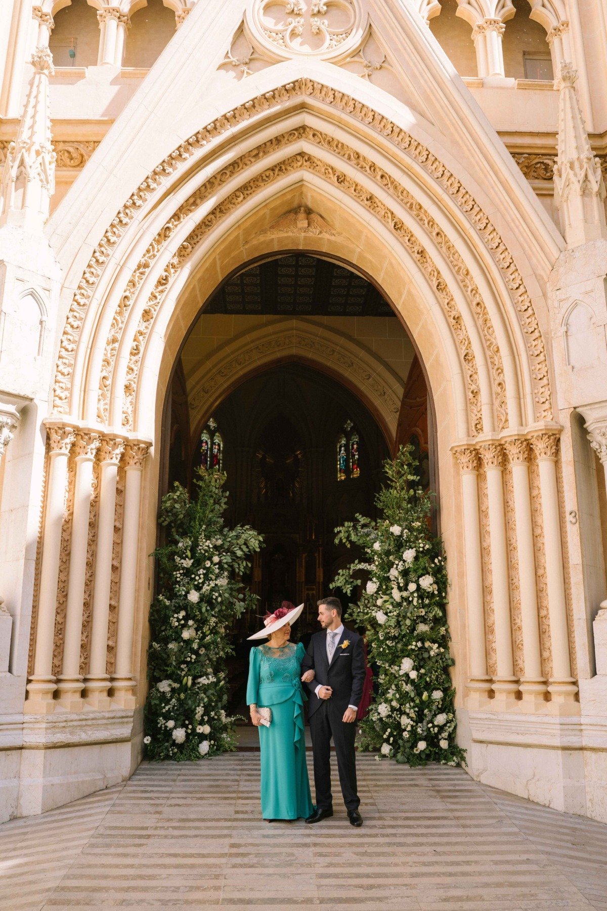 Novios durante su boda en Jardines de San Telmo, Málaga — fotografía de Adrián Jordán, fotógrafo de bodas en Málaga