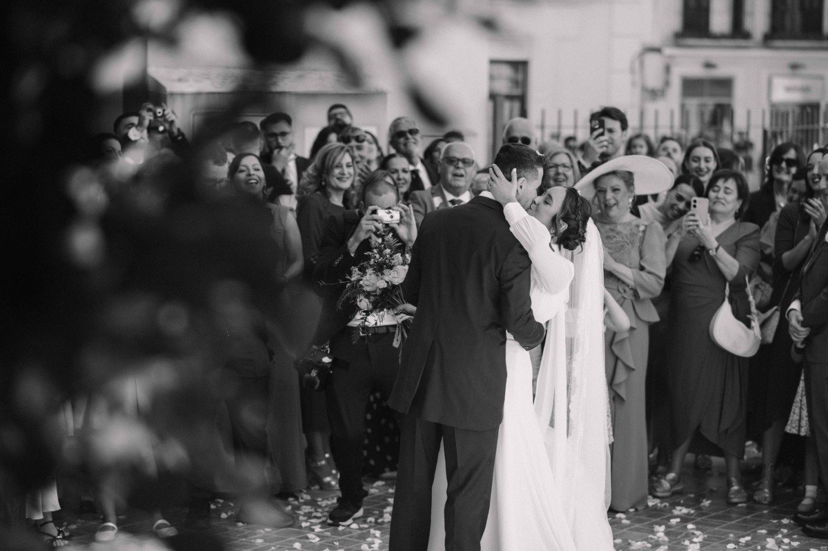 Detalle del reportaje de boda de Manu y María en Jardines de San Telmo, Málaga