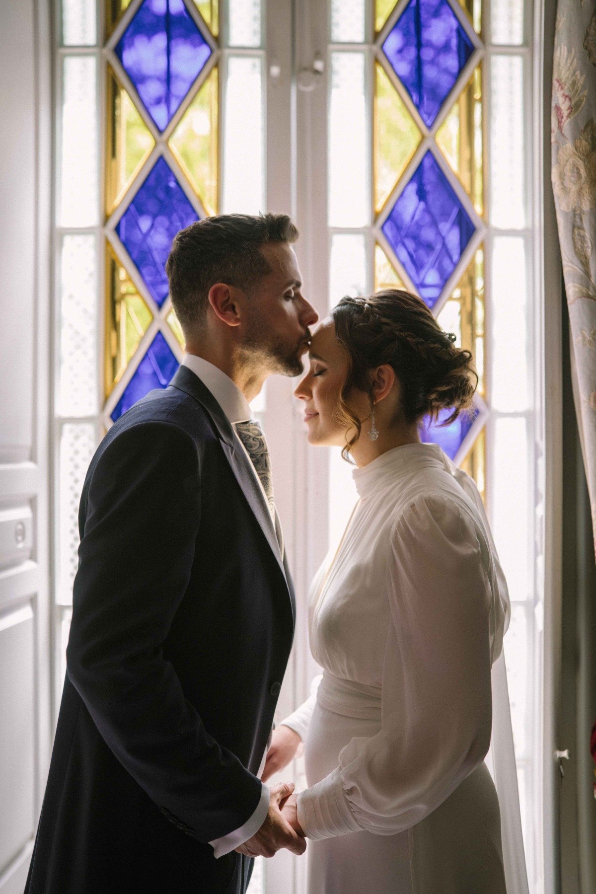 Momento de la boda de Manu y María en Jardines de San Telmo, Málaga — fotografía natural y sin posar