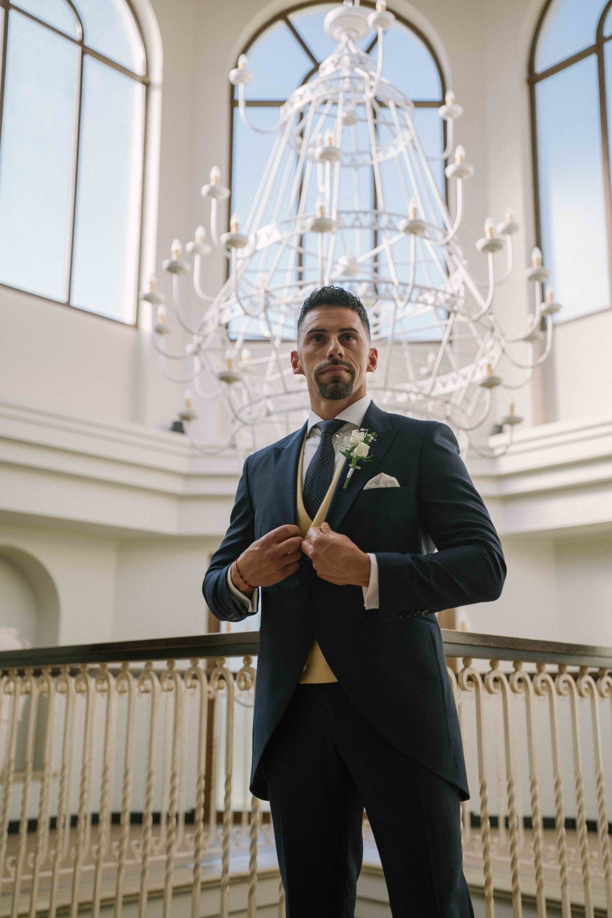 Momento de la boda de José y Marina en Bbou La Viñuela, Málaga — fotografía natural y sin posar