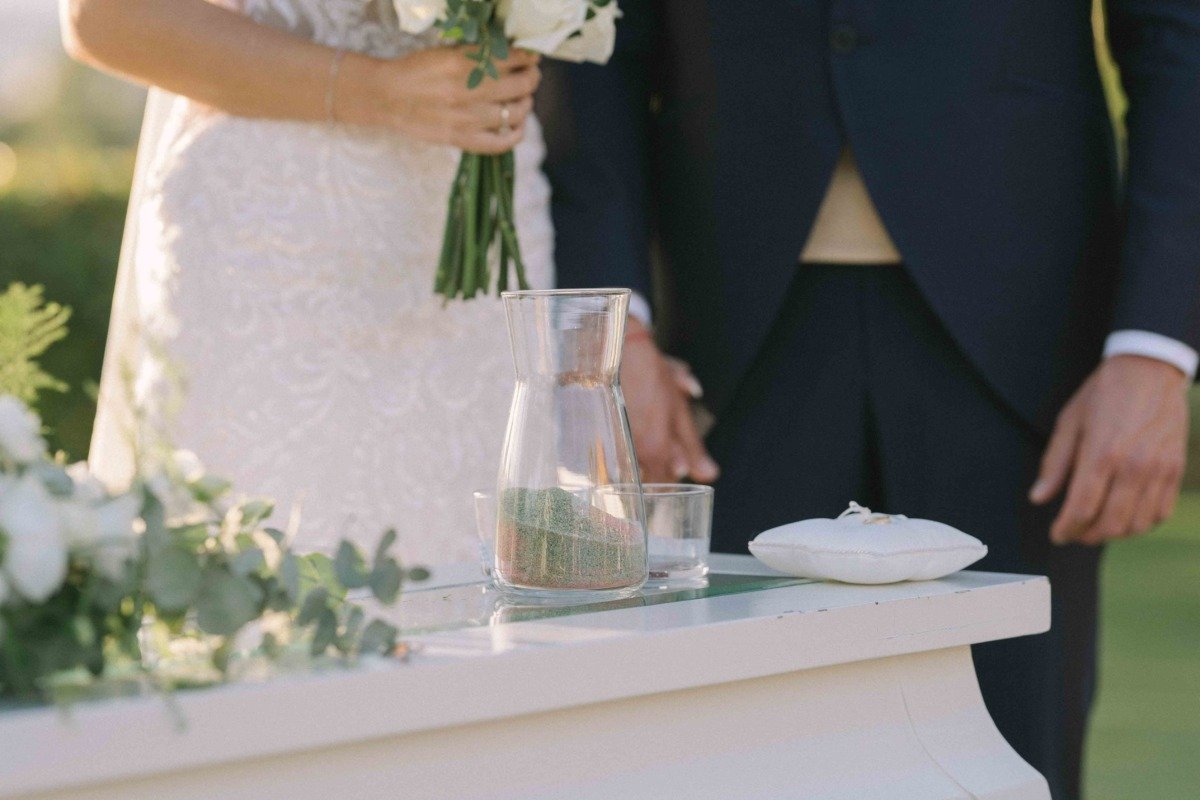 Momento de la boda de José y Marina en Bbou La Viñuela, Málaga — fotografía natural y sin posar