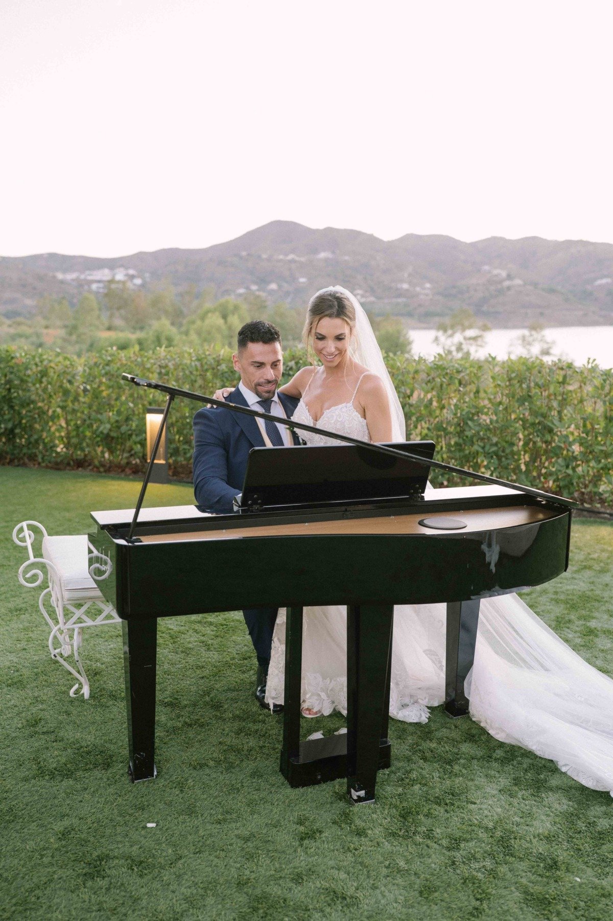 Boda de José y Marina en Bbou La Viñuela, Málaga — reportaje de Adrián Jordán, fotógrafo de bodas en Málaga