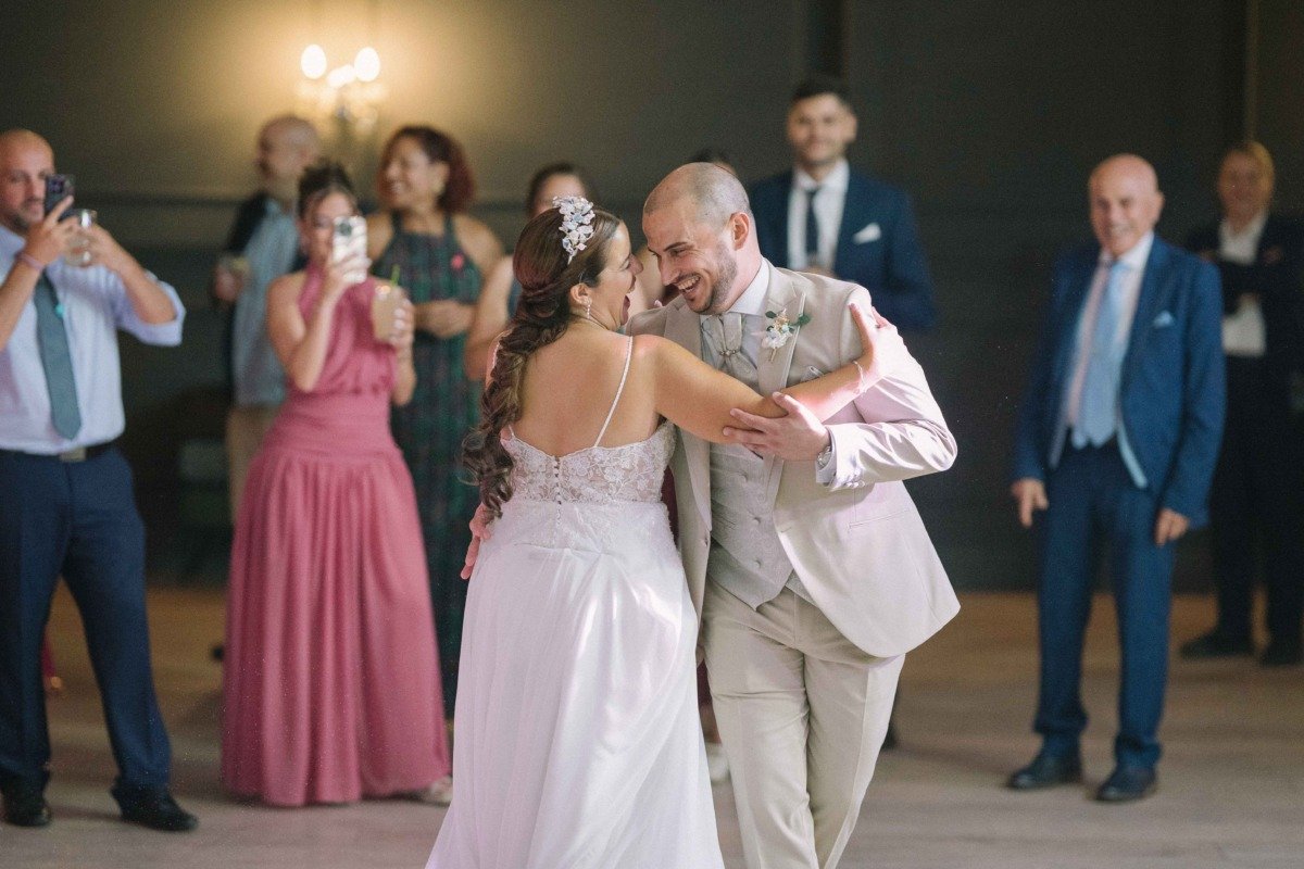 Fotografía de la fiesta de la boda de Samuel y Lidia por Adrián Jordán